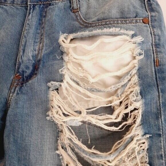 MACHINE Nouvelle Mode Ripped Jean Shorts Sz 29 - Picture 4 of 9